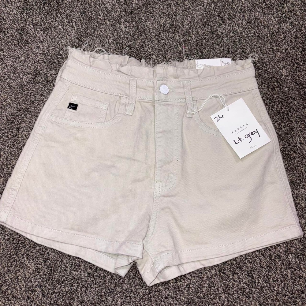 Kan Can brand light gray shorts size 26